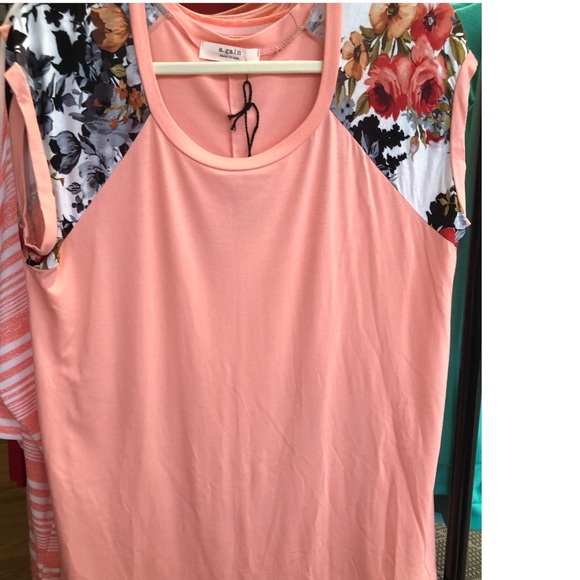 Peach Floral Cap Sleeve Tee! - Picture 4 of 12